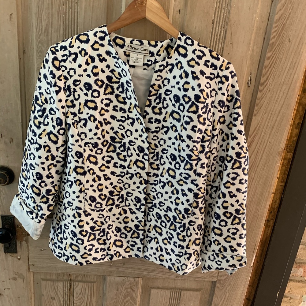 Classy cheetah  print blazer/ jacket